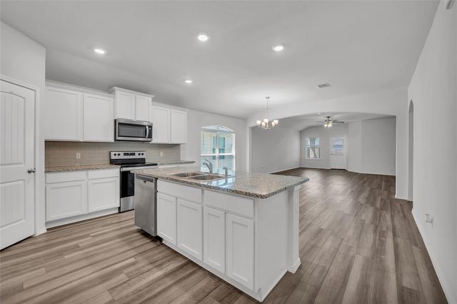 208 Nathaniel DR, Taylor, TX 76574