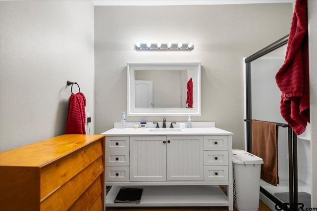 256 County Road 2749, Mineola, TX 75773