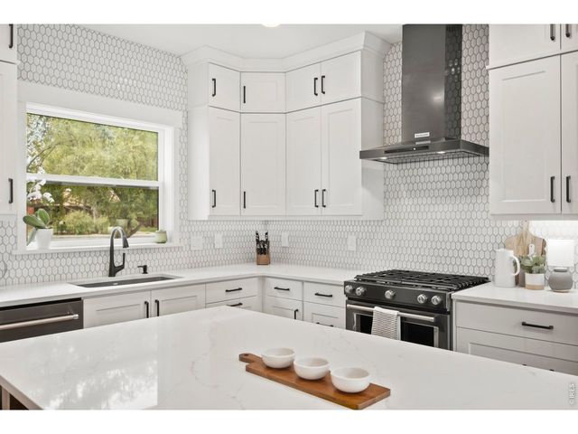 209 Ranch Acres Dr, Loveland, CO 80538