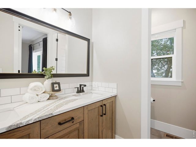 209 Ranch Acres Dr, Loveland, CO 80538
