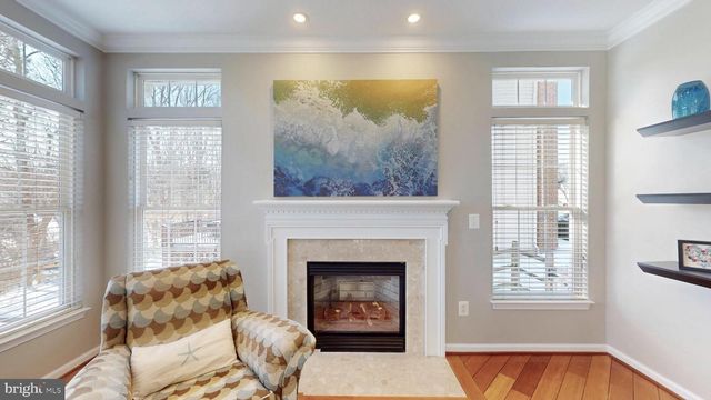 47421 RIVER CREST ST, Sterling, VA 20165