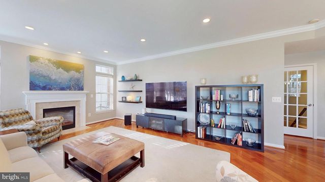 47421 RIVER CREST ST, Sterling, VA 20165