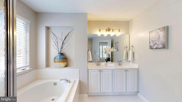 47421 RIVER CREST ST, Sterling, VA 20165