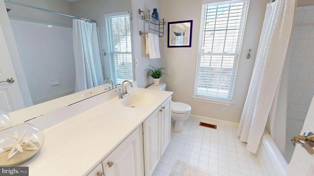 47421 RIVER CREST ST, Sterling, VA 20165