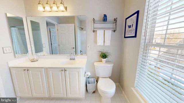 47421 RIVER CREST ST, Sterling, VA 20165