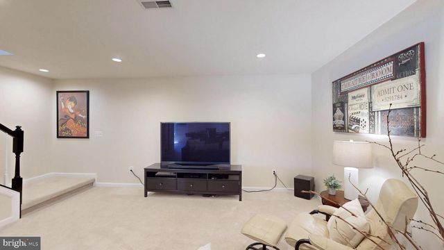 47421 RIVER CREST ST, Sterling, VA 20165