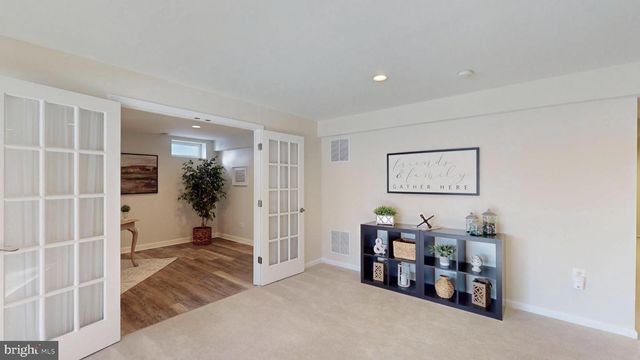 47421 RIVER CREST ST, Sterling, VA 20165