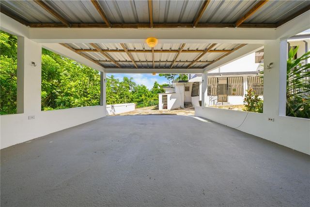 COMM MIRANDA BO. ALMIRANTE SUR 249, Vega Baja, PR 00693