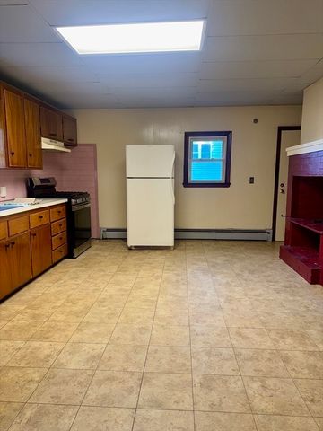 148 Maxfield St 1W, New Bedford, MA 02740