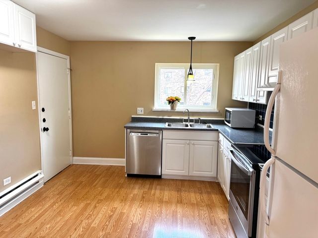 2215 Nichols Road C, Arlington Heights, IL 60004