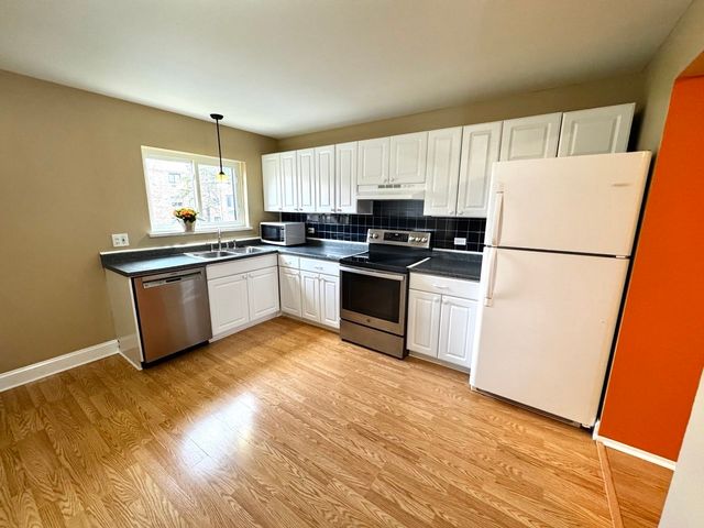 2215 Nichols Road C, Arlington Heights, IL 60004