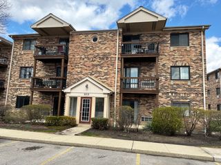 2215 Nichols Road C, Arlington Heights, IL 60004