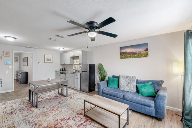 1532 Whitaker Avenue, Dallas, TX 75216