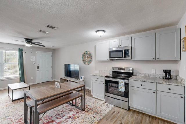 1532 Whitaker Avenue, Dallas, TX 75216