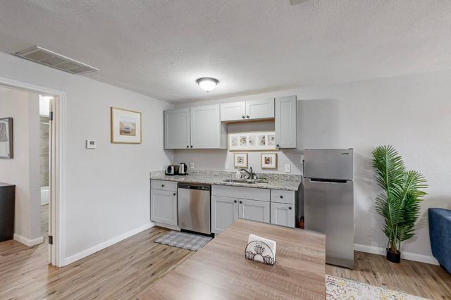 1532 Whitaker Avenue, Dallas, TX 75216