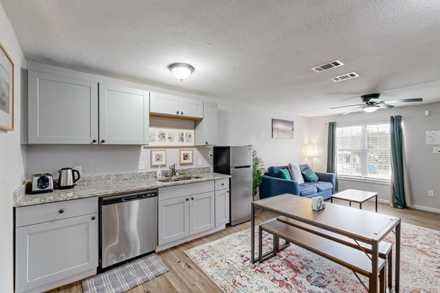 1532 Whitaker Avenue, Dallas, TX 75216