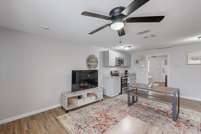 1532 Whitaker Avenue, Dallas, TX 75216