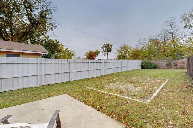 1532 Whitaker Avenue, Dallas, TX 75216