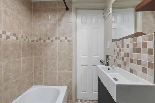 50 Monmouth St 1, Boston, MA 02128