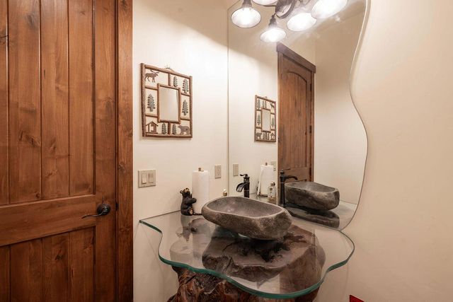 32311 Rim Of The World Drive, Fawnskin, CA 92333