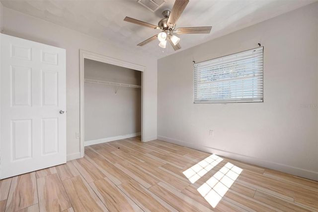 4213 DES PLAINES DRIVE, Sarasota, FL 34233