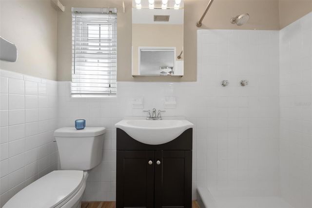 4213 DES PLAINES DRIVE, Sarasota, FL 34233