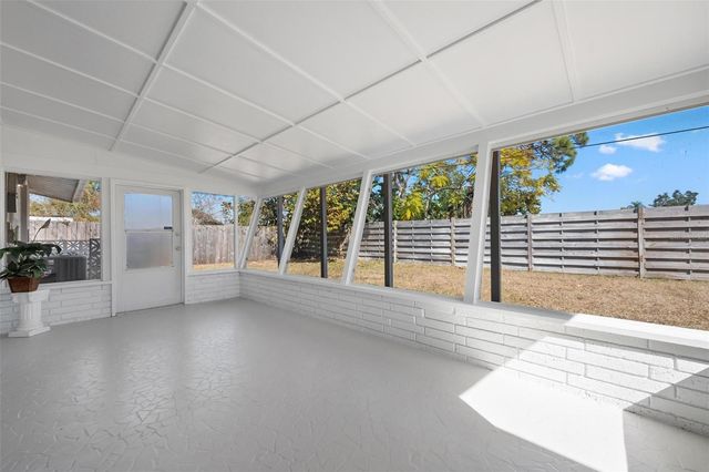 4213 DES PLAINES DRIVE, Sarasota, FL 34233