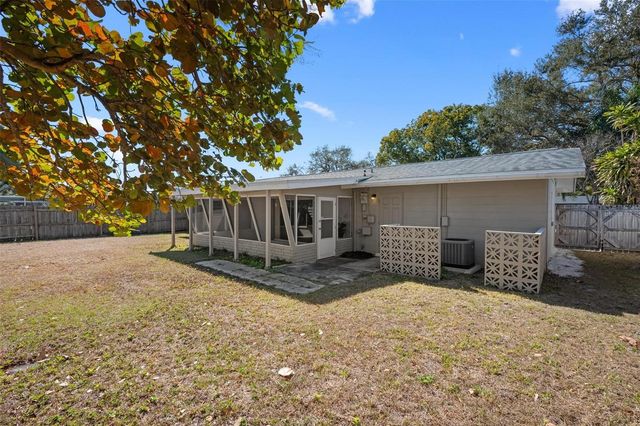 4213 DES PLAINES DRIVE, Sarasota, FL 34233