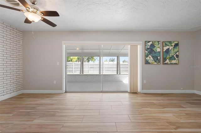 4213 DES PLAINES DRIVE, Sarasota, FL 34233