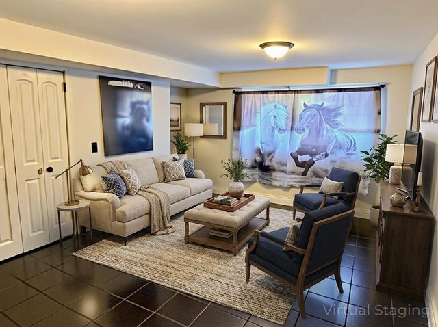 16062 Woodlawn East Avenue, South Holland, IL 60473