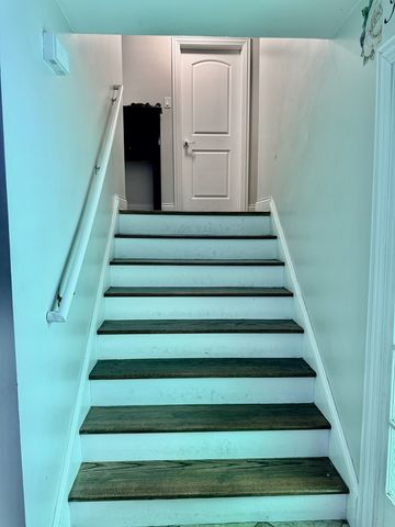 16062 Woodlawn East Avenue, South Holland, IL 60473