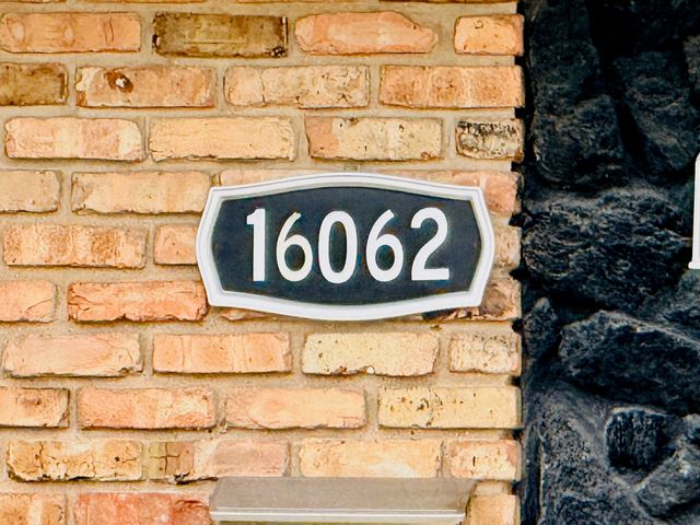 16062 Woodlawn East Avenue, South Holland, IL 60473