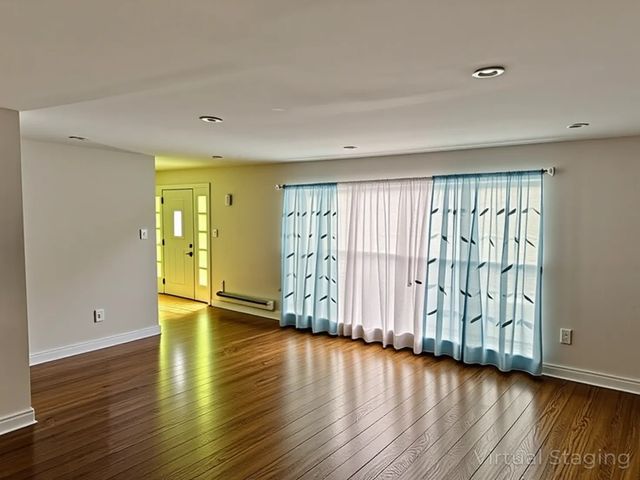 16062 Woodlawn East Avenue, South Holland, IL 60473