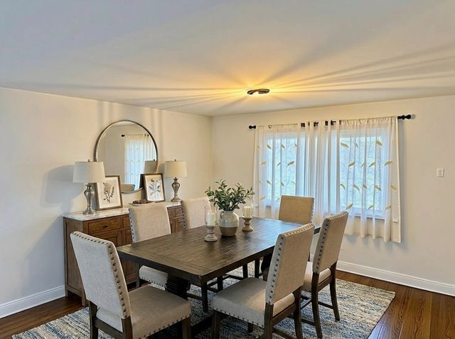 16062 Woodlawn East Avenue, South Holland, IL 60473