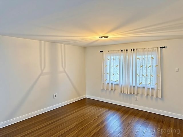 16062 Woodlawn East Avenue, South Holland, IL 60473