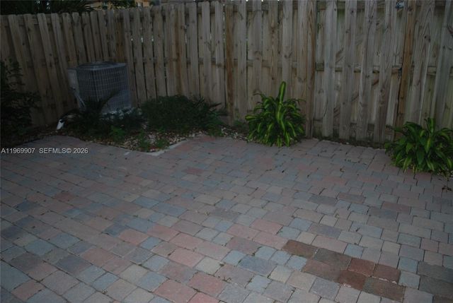 22200 SW 93rd Pl, Cutler Bay, FL 33190