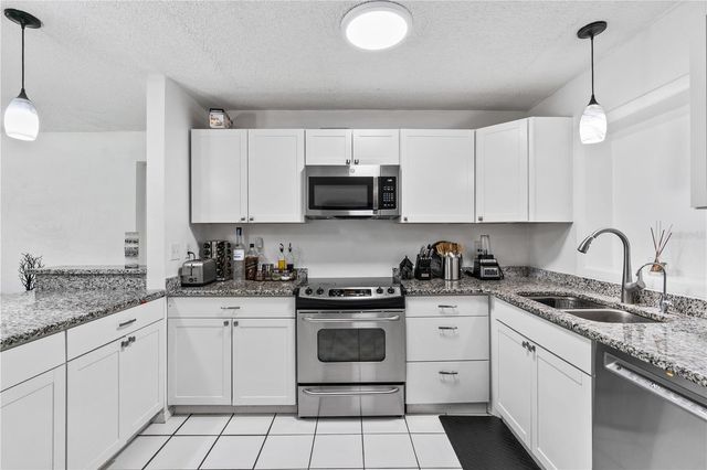 39443 8TH AVENUE, Zephyrhills, FL 33542