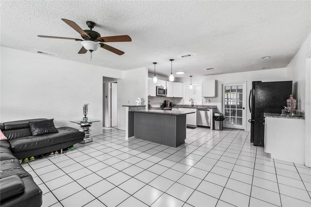 39443 8TH AVENUE, Zephyrhills, FL 33542