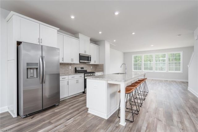 2011 Stanford LN, Newport News, VA 23608