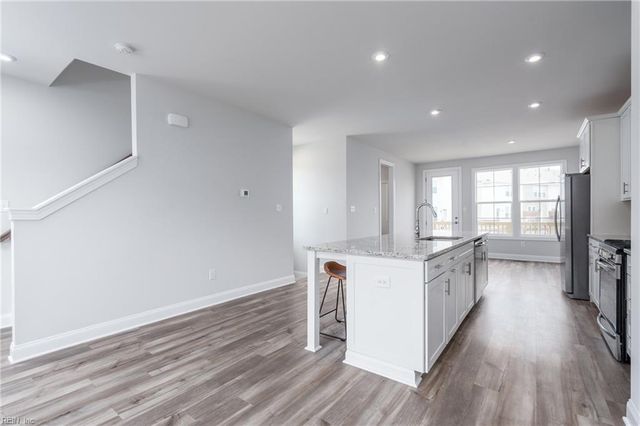 2011 Stanford LN, Newport News, VA 23608