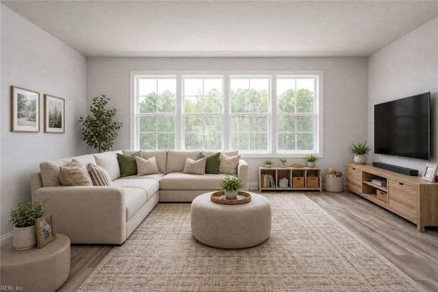 2011 Stanford LN, Newport News, VA 23608