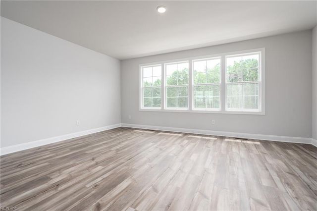 2011 Stanford LN, Newport News, VA 23608