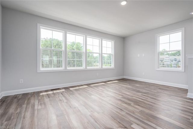2011 Stanford LN, Newport News, VA 23608