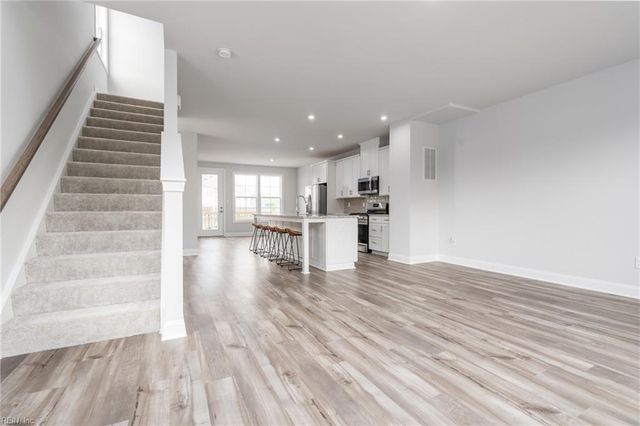 2011 Stanford LN, Newport News, VA 23608