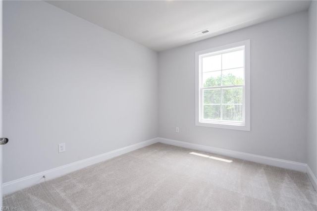2011 Stanford LN, Newport News, VA 23608