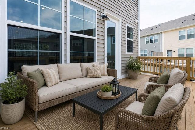 2011 Stanford LN, Newport News, VA 23608