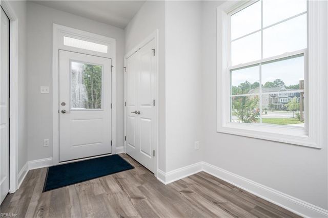 2011 Stanford LN, Newport News, VA 23608