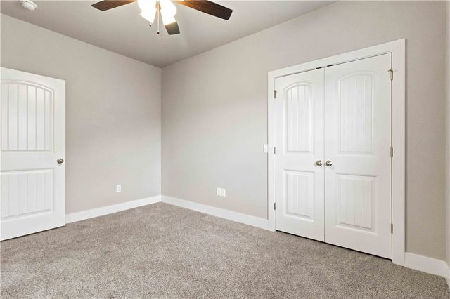 928 Sugar Pine Street, Tontitown, AR 72762