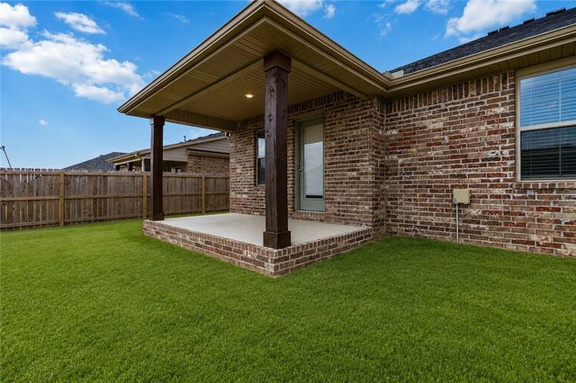 928 Sugar Pine Street, Tontitown, AR 72762