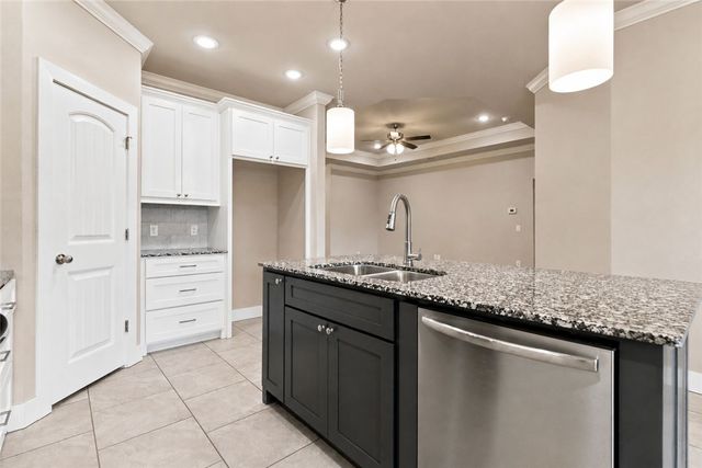 928 Sugar Pine Street, Tontitown, AR 72762